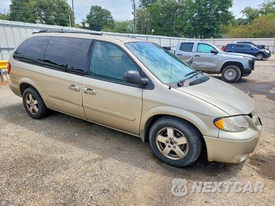 Czwarte zdjęcie samochodu z boku: 2005 DODGE GRAND CARAVAN SXT VIN:2D4GP44L65R396408 - miniatura