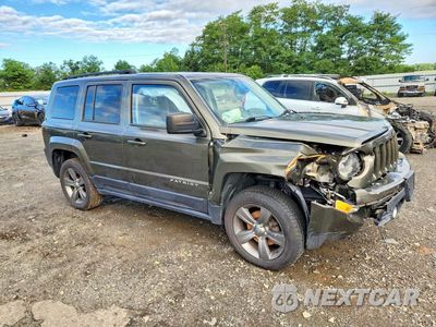 Czwarte zdjęcie samochodu z boku: 2015 JEEP PATRIOT LATITUDE VIN:1C4NJRFB6FD291797 - miniatura