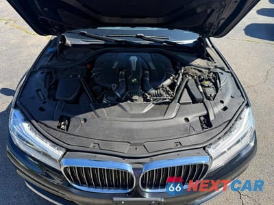 Zdjęcie 10 z 12 samochodu: 2018 BMW 750 XI VIN:WBA7F2C53JB238489 - miniatura