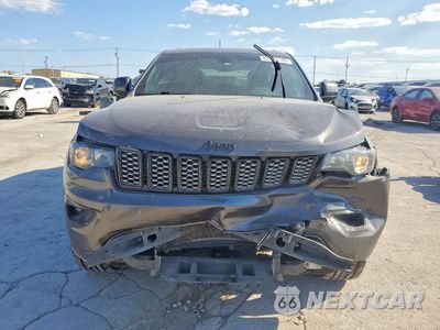 Piąte zdjęcie samochodu w środku: 2018 JEEP GRAND CHEROKEE LAREDO VIN:1C4RJFAG1JC190877 - miniatura