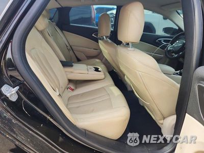 Zdjęcie 10 z 12 samochodu: 2015 CHRYSLER 200 LIMITED VIN:1C3CCCAB8FN690330 - miniatura