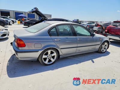 Trzecie zdjęcie samochodu z tyłu: 2005 BMW 325 I VIN:WBAEV33425KW20722 - miniatura