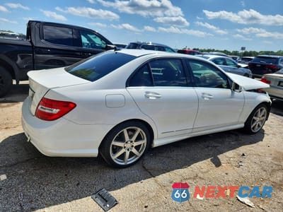 Trzecie zdjęcie samochodu z tyłu: 2014 MERCEDES-BENZ C 250 VIN:WDDGF4HBXEG248254 - miniatura