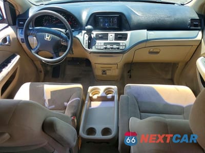 Zdjęcie 8 z 13 samochodu: 2006 HONDA ODYSSEY EX VIN:5FNRL38486B113082 - miniatura