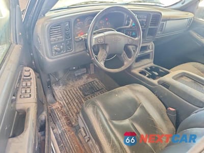 Zdjęcie 8 z 12 samochodu: 2005 CHEVROLET SILVERADO K2500 HEAVY DUTY VIN:1GCHK232X5F958220 - miniatura