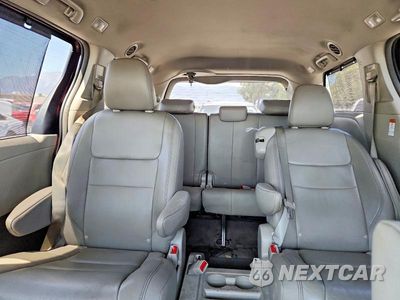 Zdjęcie 10 z 13 samochodu: 2015 TOYOTA SIENNA XLE 8-PASSENGER VIN:5TDYK3DC9FS591955 - miniatura