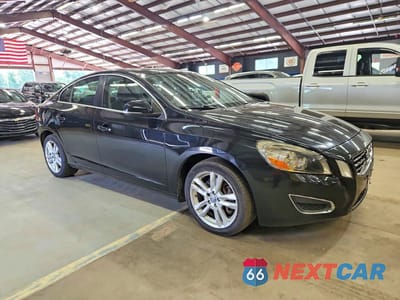 Czwarte zdjęcie samochodu z boku: 2013 VOLVO S60 T5 VIN:YV1612FH3D2171054 - miniatura