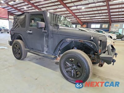 Czwarte zdjęcie samochodu z boku: 2009 JEEP WRANGLER SAHARA VIN:1J4FA54189L709188 - miniatura