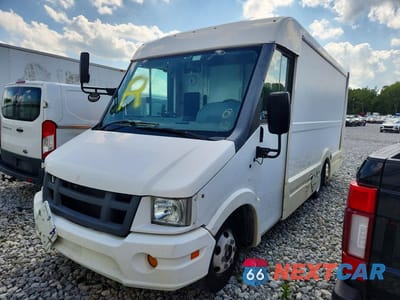 2018 ISUZU NPR JALB4T170J7W02138 - główne zdjęcie licytacji z USA - miniatura
