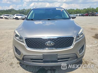 Piąte zdjęcie samochodu w środku: 2018 KIA SORENTO LX VIN:5XYPGDA35JG349399 - miniatura