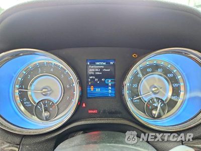 Zdjęcie 9 z 12 samochodu: 2014 CHRYSLER 300 VIN:2C3CCAAG7EH372965 - miniatura