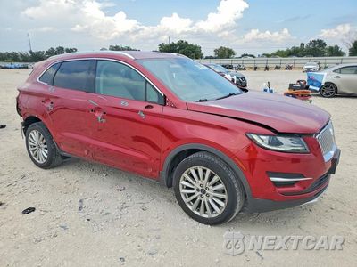 Czwarte zdjęcie samochodu z boku: 2019 LINCOLN MKC VIN:5LMCJ1C90KUL18909 - miniatura