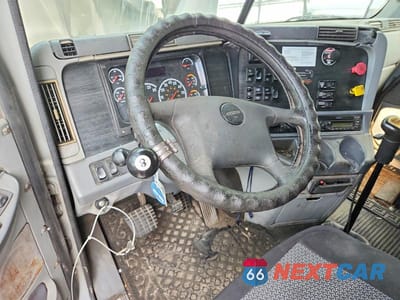 Zdjęcie 8 z 13 samochodu: 2007 FREIGHTLINER COLUMBIA 120 SEMI TRUCK VIN:1FUJA6CK37LX69675 - miniatura
