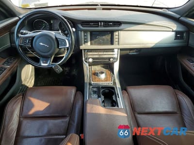 Zdjęcie 8 z 12 samochodu: 2016 JAGUAR XF S VIN:SAJBM4BVXGCY19086 - miniatura