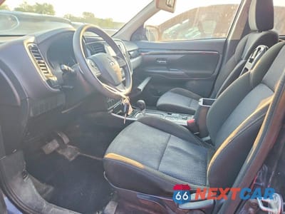 Zdjęcie 7 z 13 samochodu: 2019 MITSUBISHI OUTLANDER SE VIN:JA4AZ3A38KZ005850 - miniatura