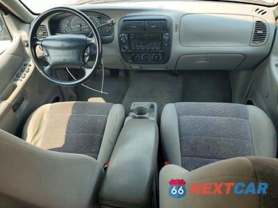 Zdjęcie 8 z 13 samochodu: 1999 FORD EXPLORER VIN:1FMDU34X8XZB06194 - miniatura