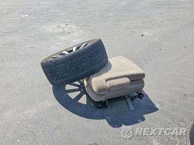 Zdjęcie 13 z 14 samochodu: 2002 CHEVROLET TAHOE VIN:1GNEC13Z02R224193 - miniatura