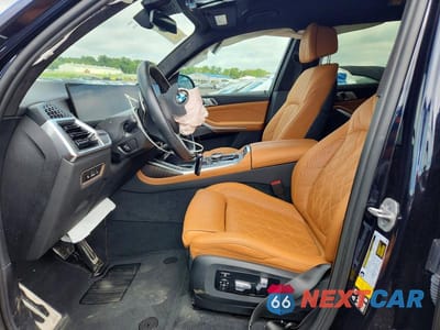 Zdjęcie 7 z 14 samochodu: 2024 BMW X7 XDRIVE40I VIN:5UX23EM00R9S12315 - miniatura