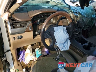 Zdjęcie 8 z 12 samochodu: 2016 CHEVROLET TAHOE C1500 LT VIN:1GNSCBKC8GR437874 - miniatura