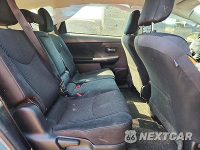 Zdjęcie 10 z 12 samochodu: 2016 TOYOTA PRIUS V THREE VIN:JTDZN3EU5GJ043145 - miniatura