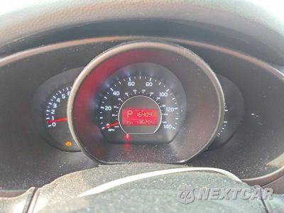 Zdjęcie 9 z 13 samochodu: 2016 KIA SOUL BASE VIN:KNDJN2A22G7844026 - miniatura