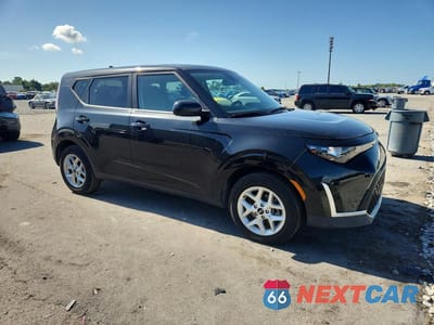Czwarte zdjęcie samochodu z boku: 2025 KIA SOUL LX VIN:KNDJ23AU6S7928021 - miniatura