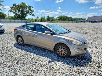 Czwarte zdjęcie samochodu z boku: 2014 HYUNDAI ELANTRA SE VIN:5NPDH4AEXEH474432 - miniatura