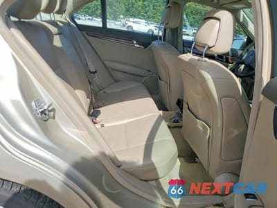 Zdjęcie 10 z 12 samochodu: 2011 MERCEDES-BENZ C 300 VIN:WDDGF5EB0BA471038 - miniatura