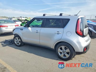 Drugie zdjęcie samochodu z przodu: 2018 KIA SOUL BASE VIN:KNDJN2A25J7577990 - miniatura