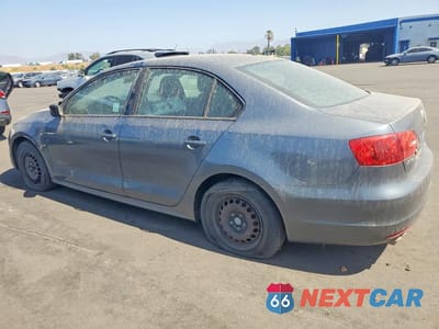 Drugie zdjęcie samochodu z przodu: 2014 VOLKSWAGEN JETTA BASE VIN:3VW2K7AJ1EM208537 - miniatura