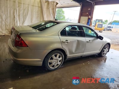 Trzecie zdjęcie samochodu z tyłu: 2011 FORD FUSION SE VIN:3FAHP0HAXBR237339 - miniatura