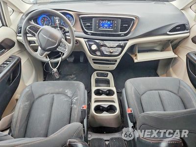 Zdjęcie 8 z 13 samochodu: 2017 CHRYSLER PACIFICA TOURING VIN:2C4RC1DG1HR515425 - miniatura