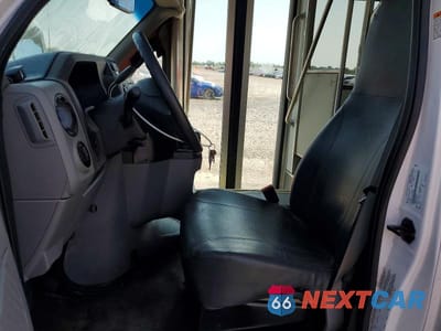 Zdjęcie 7 z 14 samochodu: 2019 FORD ECONOLINE E350 SUPER DUTY CUTAWAY VAN VIN:1FDEE3FS2KDC19132 - miniatura