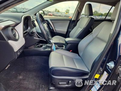 Zdjęcie 7 z 14 samochodu: 2018 TOYOTA RAV4 HV LIMITED VIN:JTMDJREV5JD173983 - miniatura