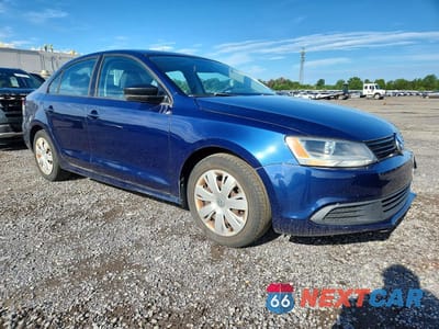 Czwarte zdjęcie samochodu z boku: 2011 VOLKSWAGEN JETTA BASE VIN:3VW2K7AJ6BM096409 - miniatura