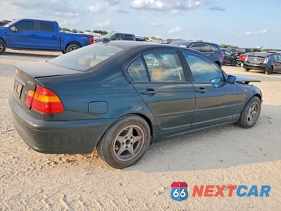 Trzecie zdjęcie samochodu z tyłu: 2004 BMW 325 I VIN:WBAET37414NJ44797 - miniatura