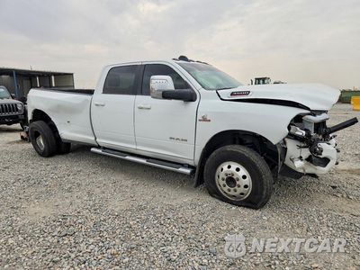Czwarte zdjęcie samochodu z boku: 2023 RAM 3500 LARAMIE VIN:3C63RRJL7PG648741 - miniatura