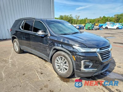 Czwarte zdjęcie samochodu z boku: 2023 CHEVROLET TRAVERSE LT VIN:1GNERGKW1PJ143394 - miniatura