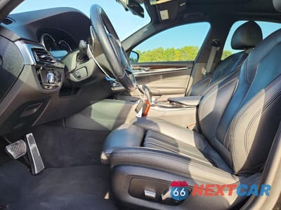 Zdjęcie 7 z 12 samochodu: 2019 BMW 540 I VIN:WBAJE5C56KWW02814 - miniatura
