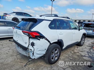 Trzecie zdjęcie samochodu z tyłu: 2025 TOYOTA RAV4 XLE VIN:2T3P1RFV8SW569499 - miniatura