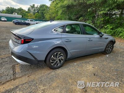 Trzecie zdjęcie samochodu z tyłu: 2026 HYUNDAI SONATA HYBRID BLUE VIN:KMHL24JJXTA154425 - miniatura