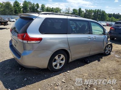Trzecie zdjęcie samochodu z tyłu: 2011 TOYOTA SIENNA LE VIN:5TDKK3DC7BS002790 - miniatura