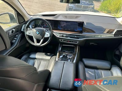 Zdjęcie 14 z 15 samochodu: 2025 BMW X7 XDRIVE40I VIN:5UX23EM07S9Y27594 - miniatura