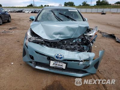 Piąte zdjęcie samochodu w środku: 2016 TOYOTA PRIUS THREE VIN:JTDKARFU6G3006754 - miniatura