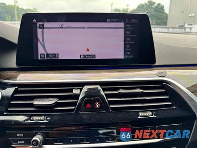 Zdjęcie 10 z 14 samochodu: 2020 BMW 530 I VIN:WBAJR3C06LCD80214 - miniatura