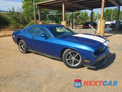 Czwarte zdjęcie samochodu z boku: 2010 DODGE CHALLENGER SE VIN:2B3CJ4DV8AH260913 - miniatura