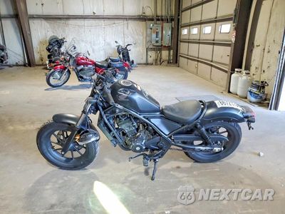 Trzecie zdjęcie samochodu z tyłu: 2025 HONDA CMX300 VIN:MLHNC5308S5800618 - miniatura