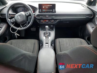 Zdjęcie 8 z 13 samochodu: 2025 HONDA HR-V SPORT VIN:3CZRZ1H58SM703990 - miniatura
