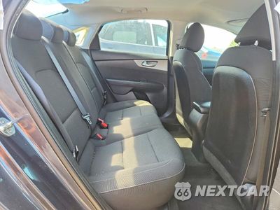 Zdjęcie 10 z 13 samochodu: 2019 KIA FORTE LXS VIN:3KPF24AD2KE056125 - miniatura