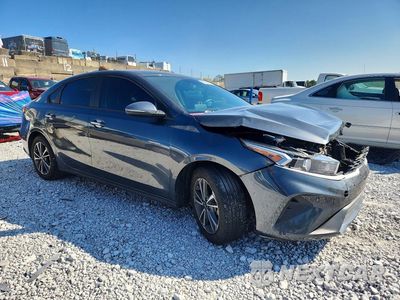 Czwarte zdjęcie samochodu z boku: 2024 KIA FORTE LXS VIN:3KPF24AD0RE836957 - miniatura
